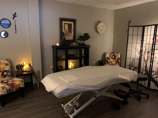 Treatment rooms are warm, & relaxing to provide you with the best acupuncture experience.