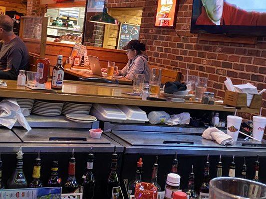 Texas Roadhouse: dishes pushed to the side