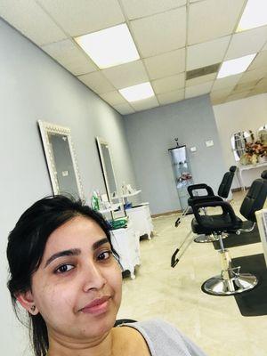 Threading & Henna Design Specialist