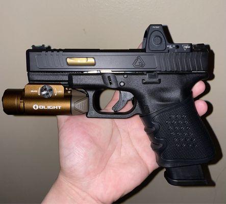 Glock 19, O-Light Valkyrie, Trijicon RMR Red Dot, Gunslingers Custom Slide,  Zaffiri Precision Gold Barrel