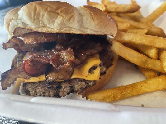 Memphian Cheeseburger. Pretty fucking solid burger.