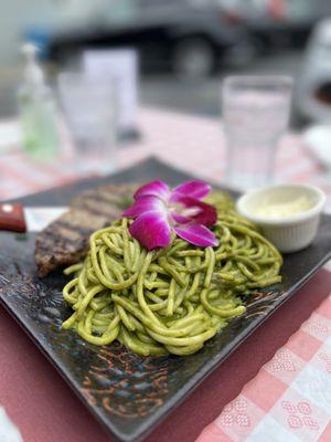 Pesto pasta w steak