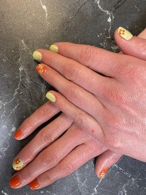 Retro flowers with gel polish