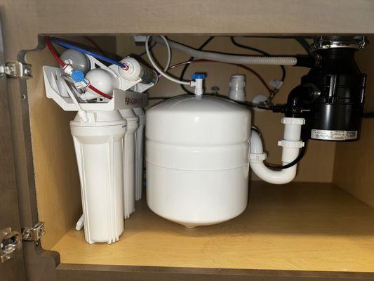 Under sink cabinet