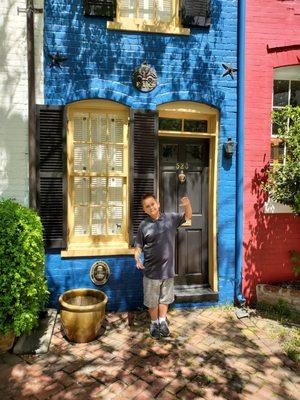 The "Spite House" is the narrowest home in America. At 7 feet wide and 25 feet deep, it has 325 square feet in 2 stories of living space.