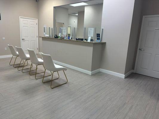 Step into BeeperMD's modern and inviting clinic! Comfortable seating and a clean, professional atmosphere ensure a relaxing experience.