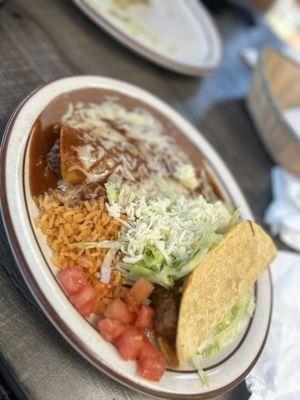 Lunch special: taco & enchilada w/ shredded beef (rating: 2/5)