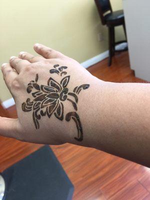 Henna tattoo done by heavenly threading salon