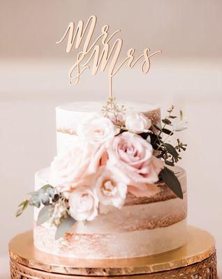 Simple and delicious wedding cake