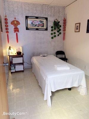 Red Bean Massage Spa Open 7days: open 9am-10pm daily Call us at Tel 312-402-6378 1297 Toronto Rd,Springfield, IL 62712  (Next to Subway)