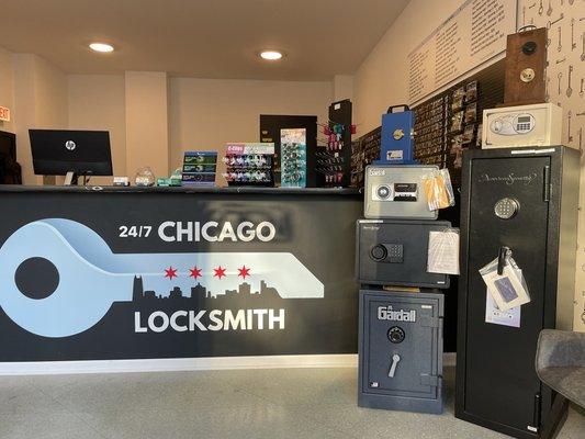 Chicago Locksmiths Lincoln Park store