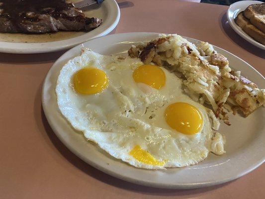 Eggs and hash browns