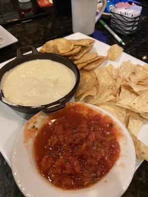 Chips, salsa and Queso