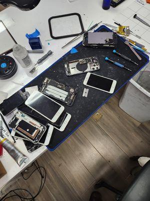 Cheapest Iphone, Ipad, and Samsung Repair