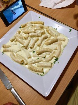 Rigatoni Alfredo