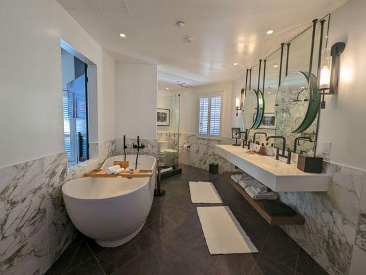 Beautiful bathroom