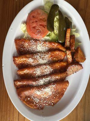 Enchiladas Estilo Michoacan con cojata