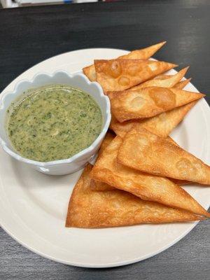 Spinach  and Crispy tortillas