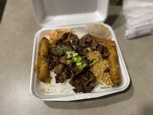 Bun cha gio thit nuong (grilled pork and egg roll rice noodle plate)