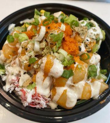 Spicy scallops poke