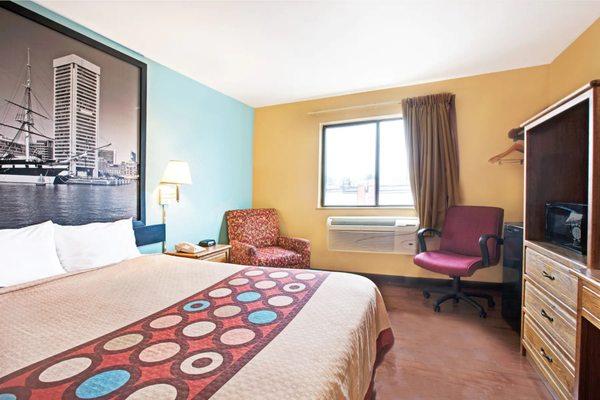 Super 8 By Wyndham Baltimore/Essex Area