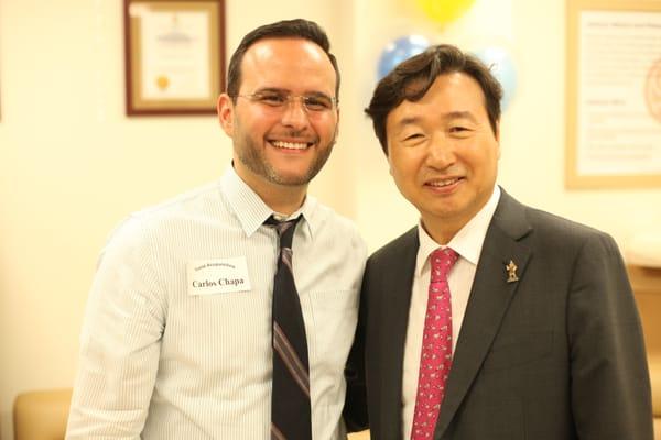 Dr. Chapa meeting Dr. Shin (considered to be one of the best and most well known Korean Doctors.) Founder of Jaseng Center