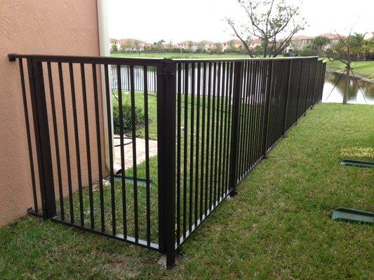 Mechanical Aluminum Fence