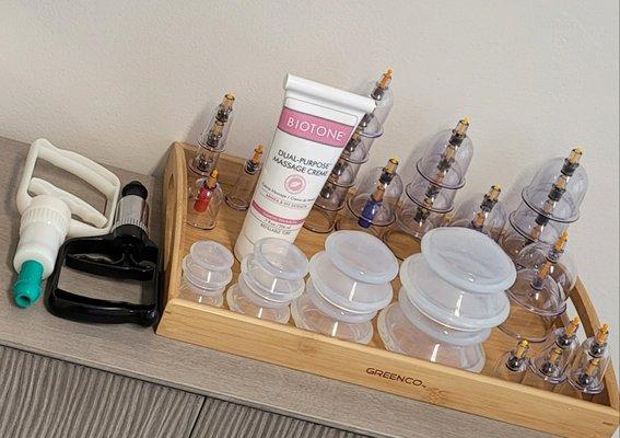 Cupping set.