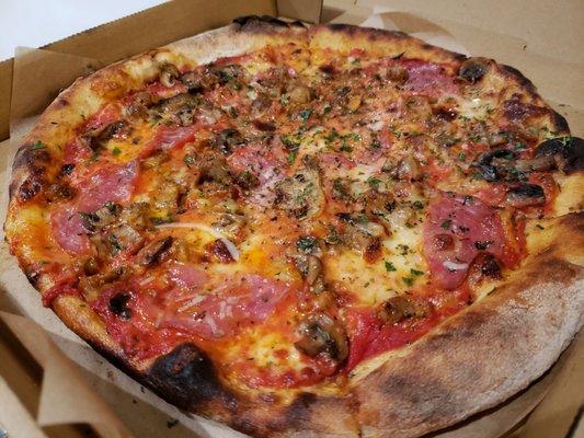 Short Bridge (sopressata, Italian sausage, mushrooms, mozzarella, tomato sauce, oregano, grana padano)