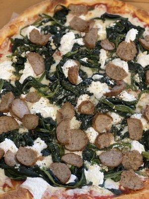 Large cheese with meatballs, spinach, garlic and ricotta cheese.