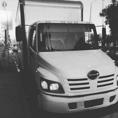 UMS ptovides moving services in Los Angeles and surrounding areas.We provide you free materials: www.instagram.com/ums_support/