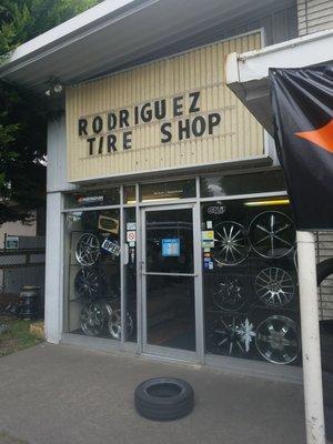 Rodriguez Tire Shop