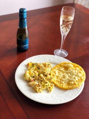 WINE PROSECCO Huevos Pericos Con Arepa Con Queso