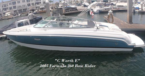 Formula 260 Bow Rider, 2005; Low hours, Mercruiser 8.1 w Bravo III Drive; Seats 10; Private Head.