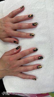 Manicure gel with foils design