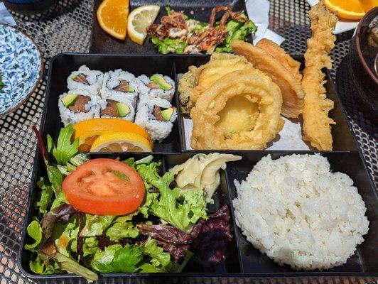 Tempura and salmon avocado roll entree set