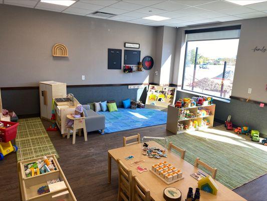 A toddler classroom at New Horizon Academy West Des Moines.