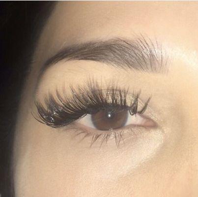 Pretty Kim k volume lashes