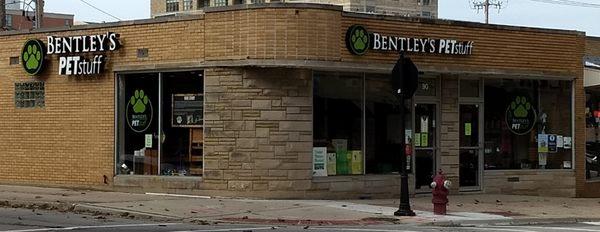 Bentley's current Arlington Heights location at 90 S Evergreen Ave., Arlington Heights, IL 60004 (Taken November 2019)