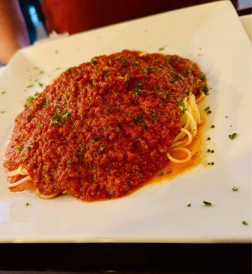 Spaghetti in meat sauce