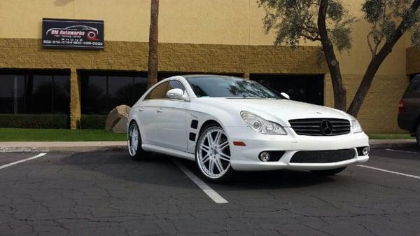 Mercedes CLS 550 :  new white paint, bodywork, lowered, 22" white rims, new tires and headlights restored