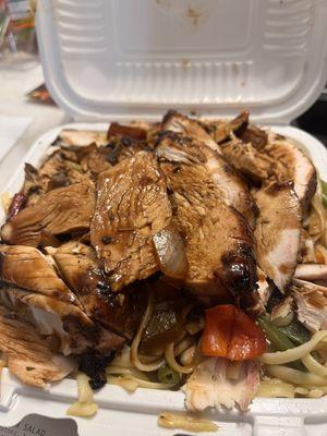 Jerk chicken pasta. Sauce on the chicken. But the pasta itself? Zero sauce! No flavor. Just boiled noodles