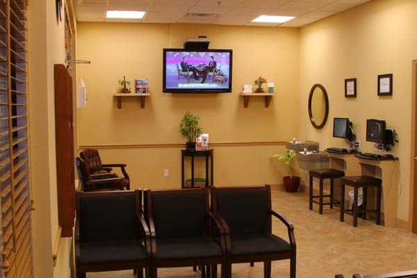 Gulfshore Dental Fort Myers patient waiting area.