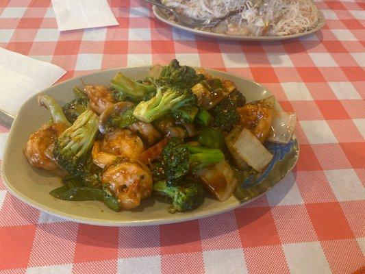 Shrimp with vegetables