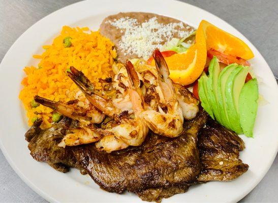 Carne asada con camarones