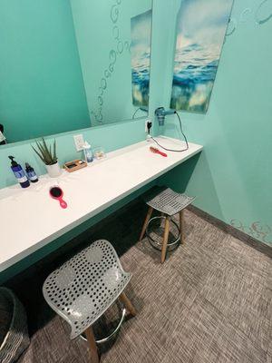 Community Vanity area