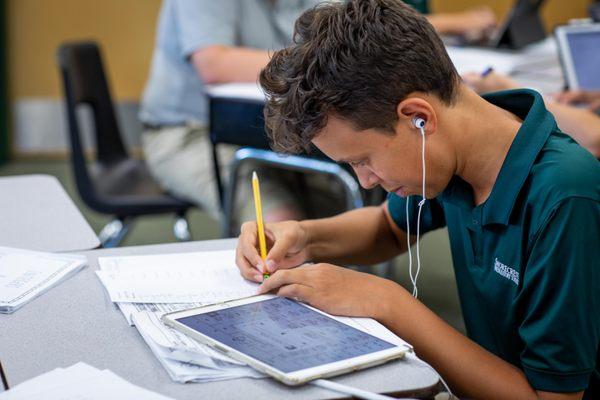 Each day, learning with technology helps the Shorecrest community collaborate, communicate, take risks, and think differently.