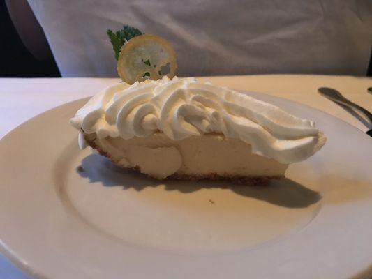 Lemon icebox pie