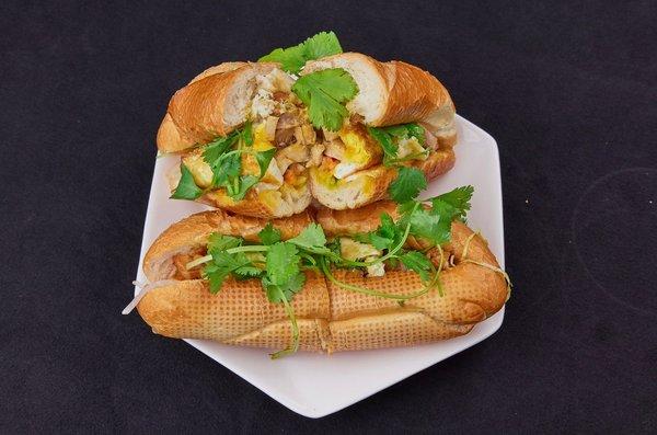 Chicken "banh mi" with fried egg