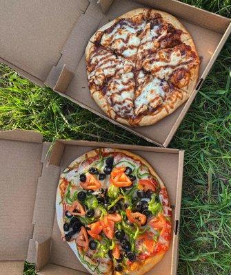 Small veggie pizza (without mushrooms) and small BBQ chicken pizza